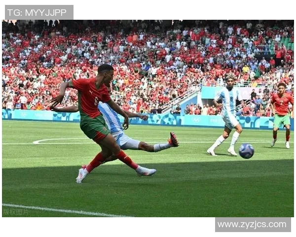 足球明星们在赛场上的帅气瞬间集锦让你领略他们的风采与魅力