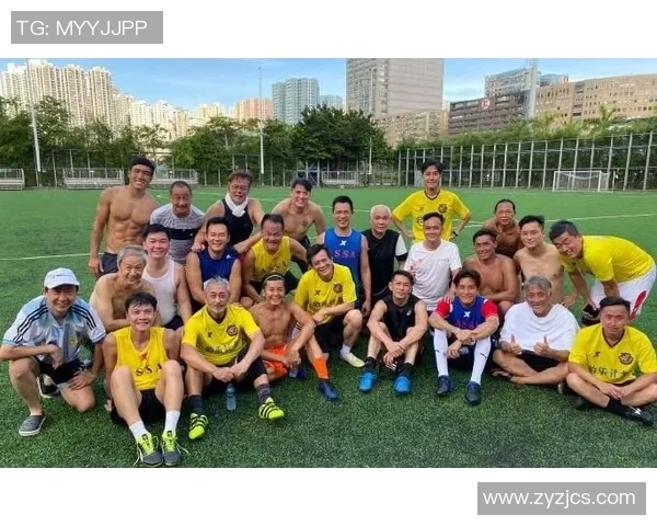 当足球明星走出球场与平凡生活的碰撞与交融