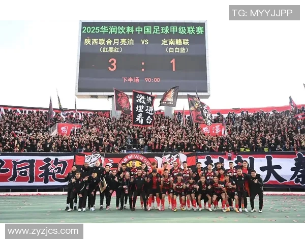 足球明星加盟新球队精彩瞬间回顾与球迷热烈反响解析